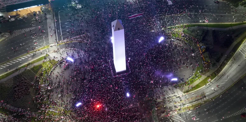 Disturbios en el Obelisco tras derrota de Argentina dejan heridos y detenidos