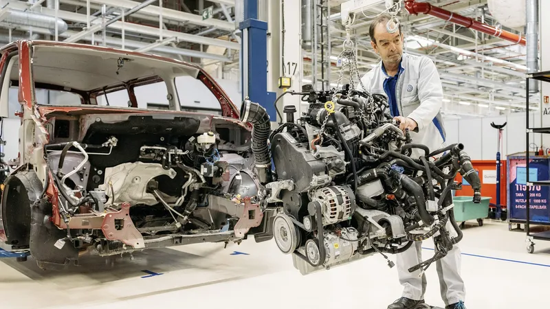 Aunque te lo acabes de comprar, tu coche de gasolina lleva una tecnología arcaica y cambiarlo por uno eléctrico es lo mejor para el medio ambiente
