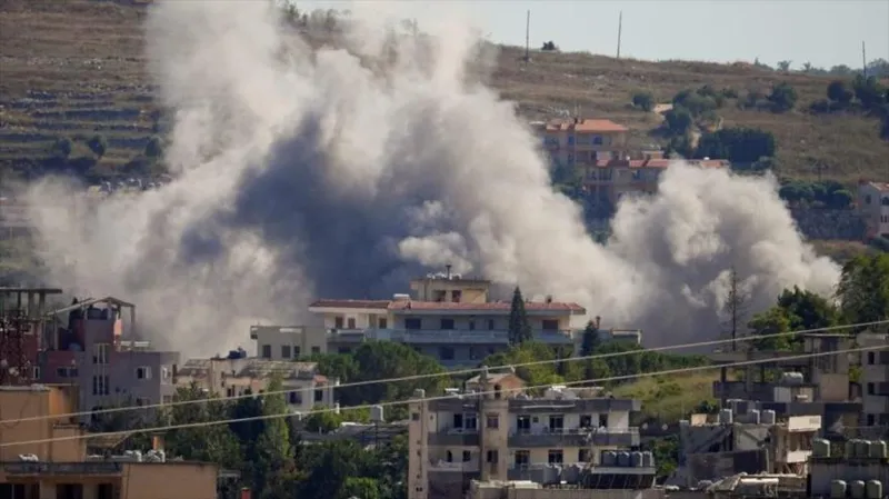 Pese al anuncio de una tregua entre Israel y Hezbolá, fuerzas israelíes continúan atacando