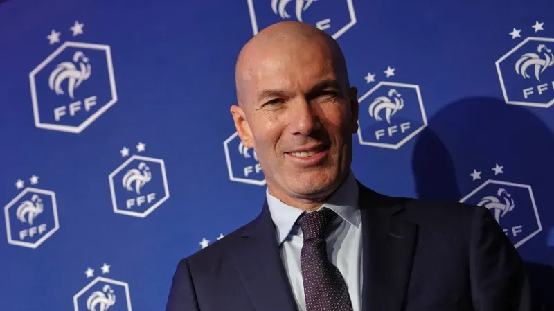 Zinedine Zidane llega al banquillo de Francia y revela cómo jugarán Les Bleus: “Se parecerá a lo que he hecho en el Madrid”