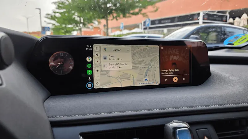 ¿Ves vídeos en el coche y te llueven los anuncios? Brave ya funciona en Android Auto para eliminarlos
