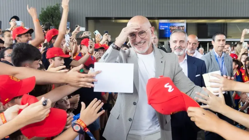 Luis de la Fuente nominado al Balón de Oro como mejor entrenador