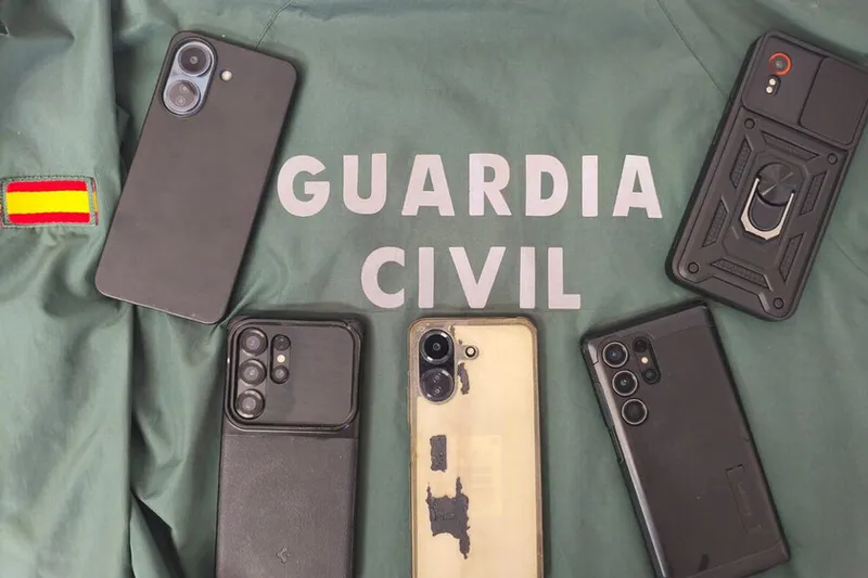 La Guardia Civil compra por 2,5 millones un sistema para acceder de forma remota a móviles Android y iPhone