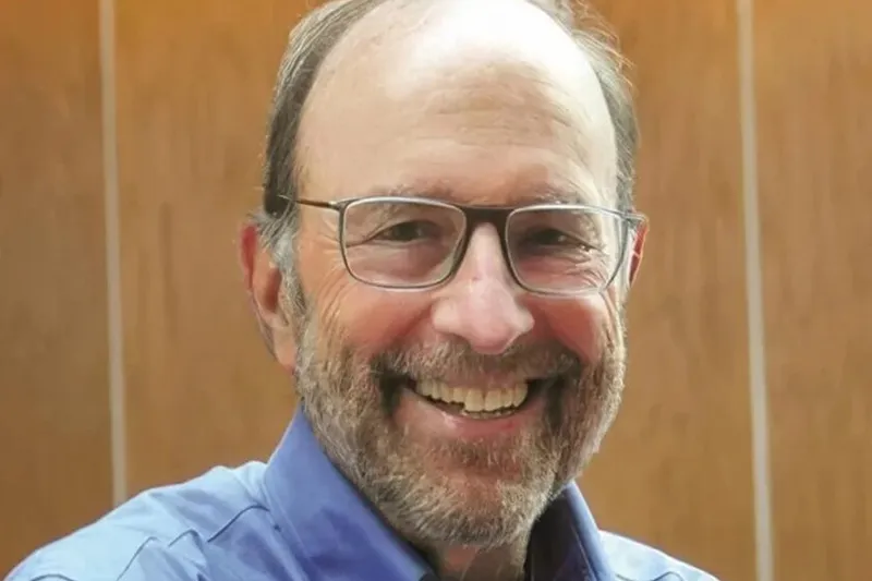 Paul Osterman, profesor del MIT sobre la Gen Z: "El deseo de conseguir un trabajo real sigue ahí", pero el 35% de los empleados ya son "desechables"