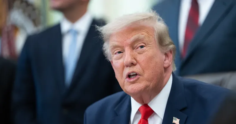 Trump eleva expectativas de un acuerdo entre EE.UU. e Irán sobre el estrecho de Ormuz