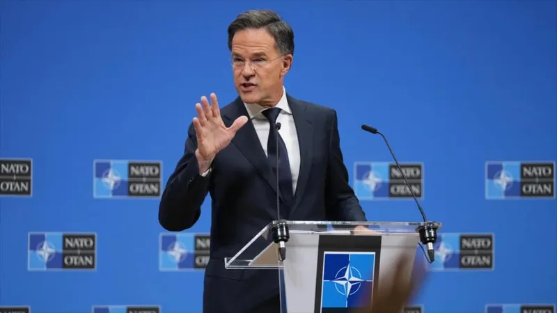 Jefe de OTAN reconoce colaboración con EEUU en la agresión contra Irán