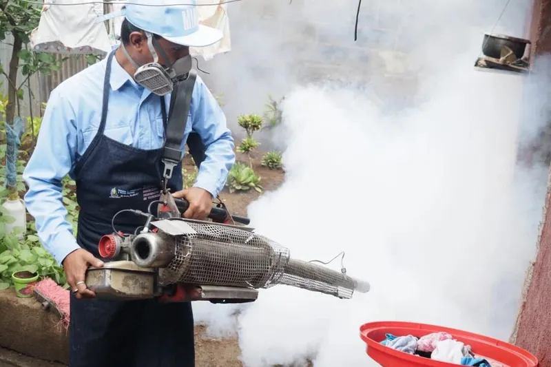 Refuerzan acciones contra criaderos de mosquitos en el DV de Managua