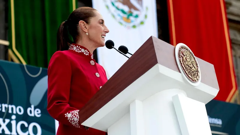 "México no se doblega, arrodilla o vende", asegura Sheinbaum