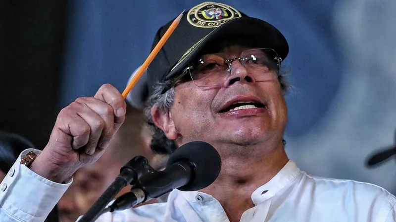 El intento de suspensión de Petro es "una situación bastante extraña" en el marco electoral, dice analista