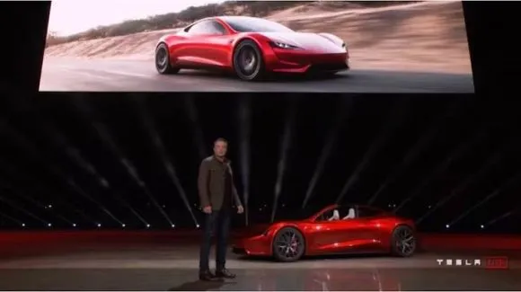 Elon Musk presenta el Roadster: el auto eléctrico biplaza con propulsores de SpaceX
