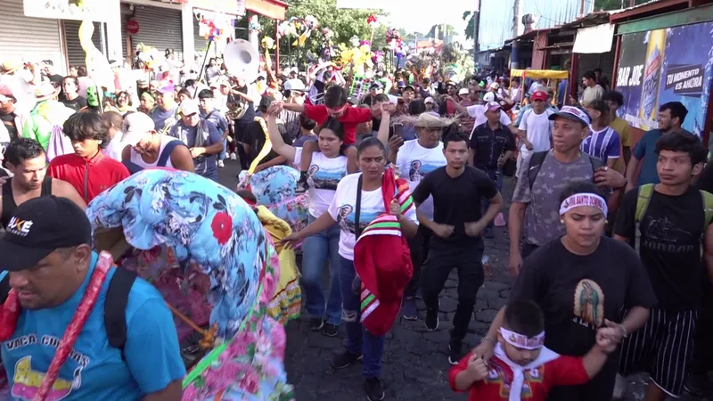 Managua vive la tradicional roza del camino en honor a Santo Domingo de Guzmán