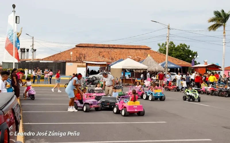 Puerto Salvador Allende recibe a centenares de familias