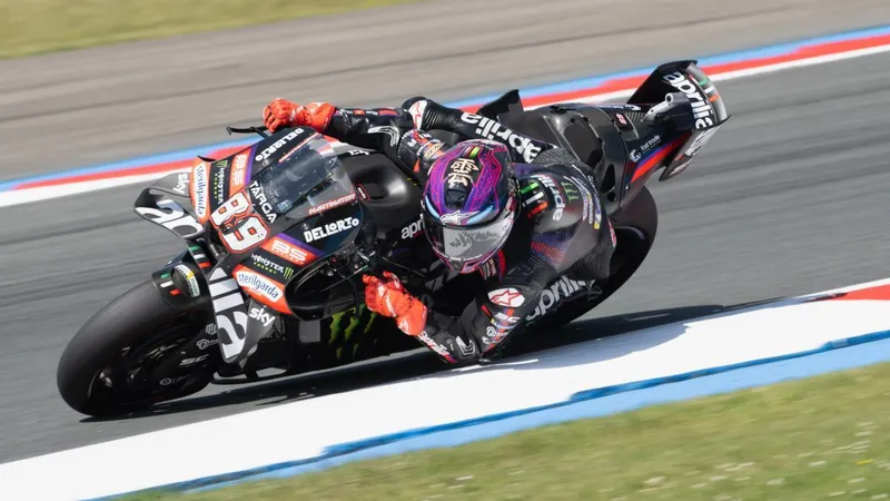 Martín sorprende a Bezzecchi y le quita la pole en Assen; Marc Márquez saldrá séptimo