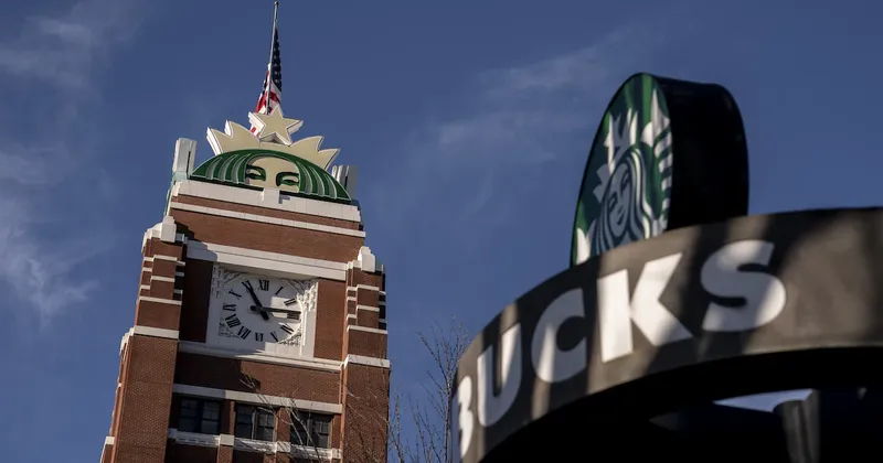 Starbucks elimina más de 100 puestos de trabajo como parte de su plan de reestructuración