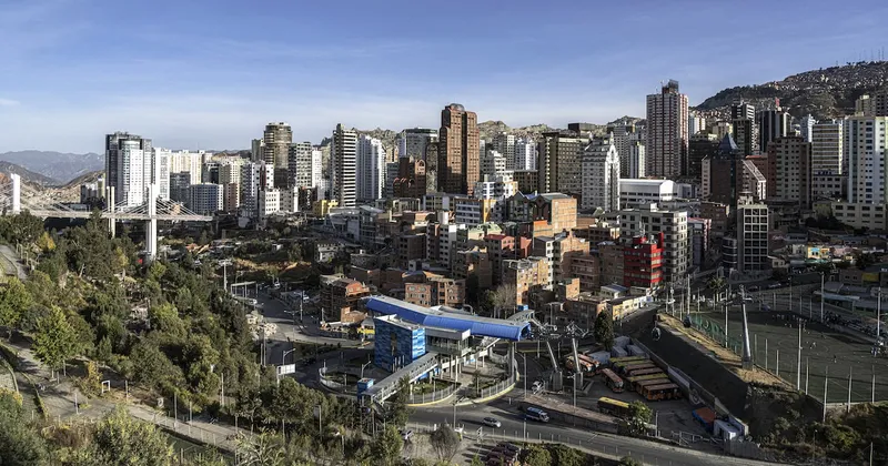 Nuevo ciclo externo en Bolivia: crecen las exportaciones mineras y caen los hidrocarburos