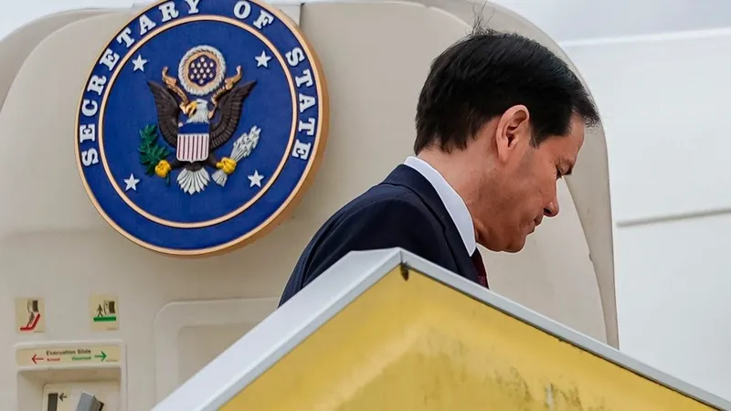 Marco Rubio es confrontado por comentarios racistas de Trump contra India