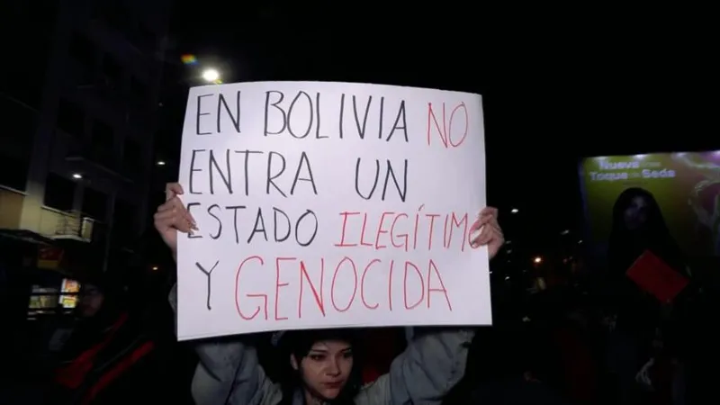 Bolivianos conmemoran el 7 de octubre en medio de represión policial