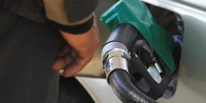 Hacienda sube estímulo fiscal a gasolinas Magna y premium, pero lo recorta al diésel