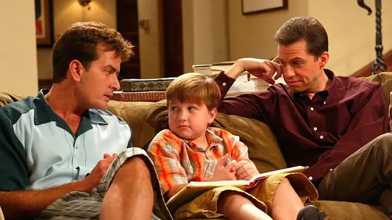 El sustituto de Charlie Sheen en 'Dos hombres y medio' no iba a ser Ashton Kutcher: Le ofrecieron 750.000 dólares por episodio, pero se echó para atrás
