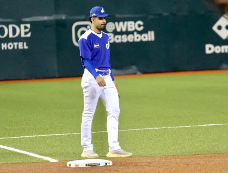 Gigantes de Rivas firman a Freddy Zamora