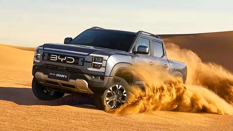 436 CV, gasta menos que un urbano y llega a España: BYD desafía al mítico Toyota Hilux 4x4 58 años después