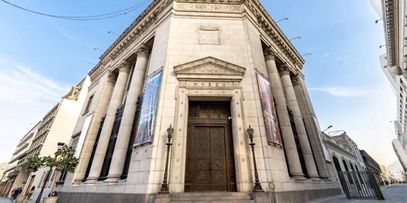 Banco Central peruano mantiene tasa en 4.25% por más de un año, contrario a expectativas