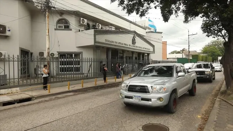 Honduras adopta política de seguridad de EEUU entre alertas por DDHH
