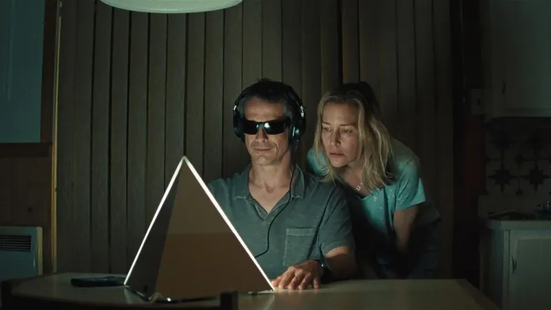 Una película que nos acerca con sensibilidad a la angustia contemporánea: 'Amor apocalipsis'