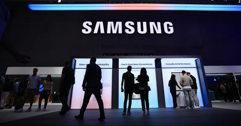 Anthropic está en conversaciones con Samsung para desarrollar un chip de IA a medida: The Information