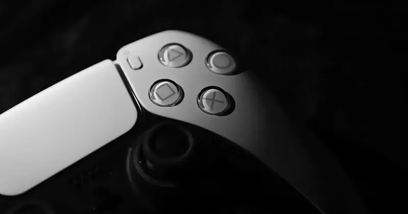 Partido político denuncia a PlayStation en España por su plan de vender solo juegos digitales desde 2028