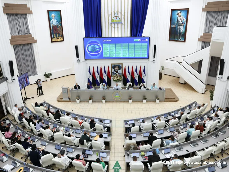 Asamblea honra legado de Toussaint Louverture