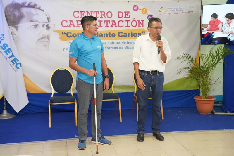 Más de 400 servidores públicos reciben curso para fortalecer atención a personas ciegas