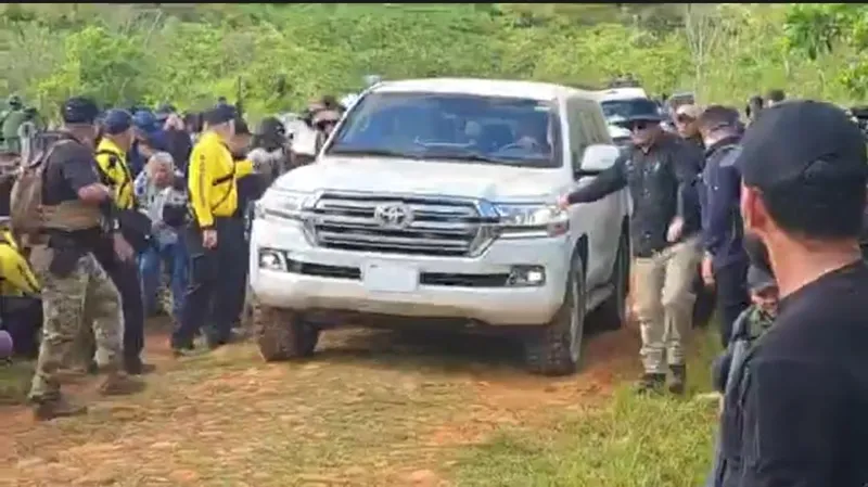 Sonido de explosión obliga a evacuar a presidenta y a diputados costarricenses en Crucitas