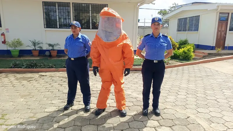 Bomberos fortalecen conocimientos para atender incidentes con sustancias peligrosas en Nicaragua