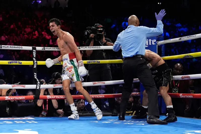 Oficial: Divino Espinoza enfrentará un nuevo rival el 31 de octubre