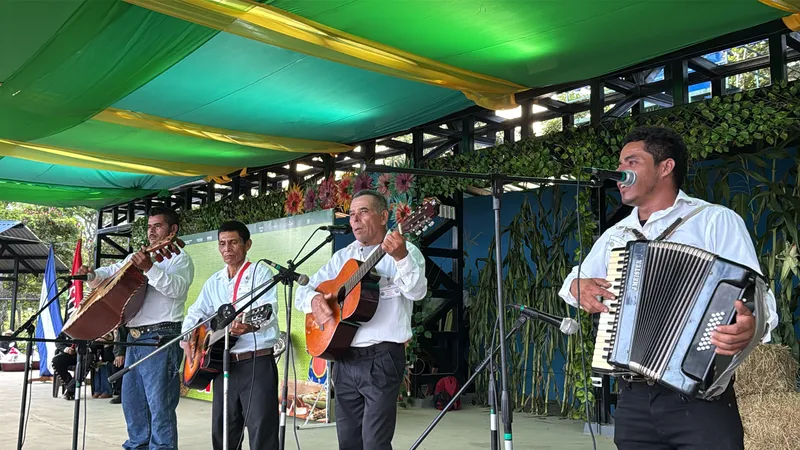 Jalapa celebra con tradición y alegría el Día Nacional del Maíz