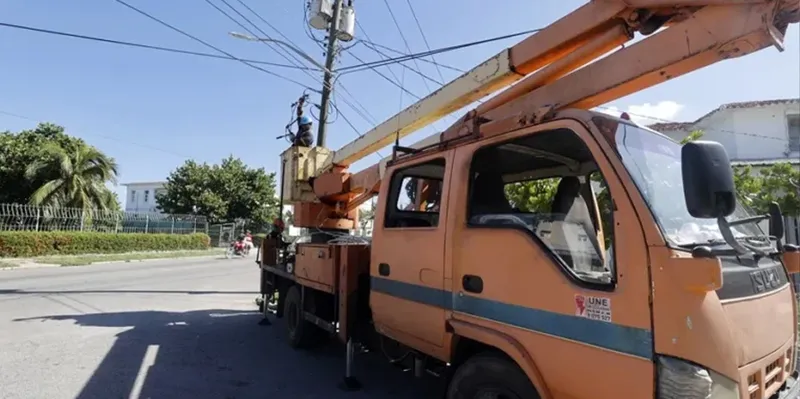 Cuba avanza en la recuperación del sistema eléctrico tras una desconexión total