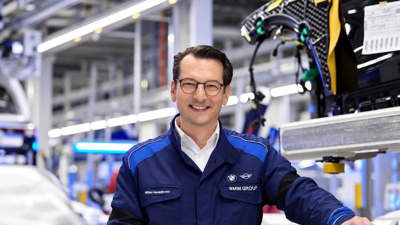 El CEO de BMW avisa sobre los coches chinos en Europa: sus precios son "inexplicablemente bajos"