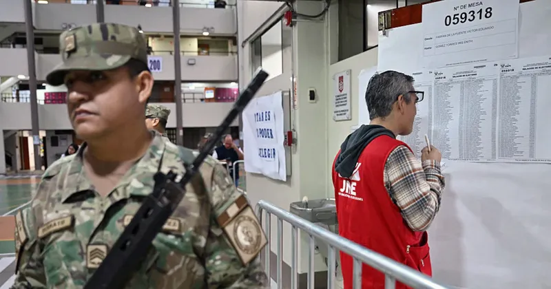 El milagro económico de Perú está en juego mientras los votantes acuden a las urnas