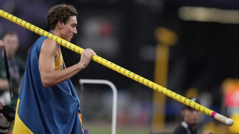 El atleta Armand Duplantis cae derrotado por primera vez en tres años