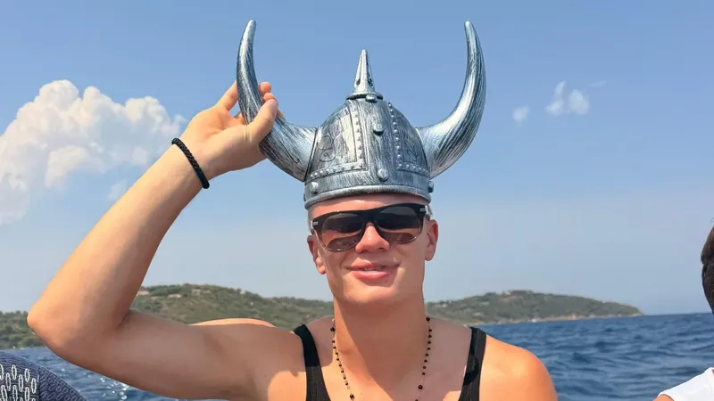 Con carne asada, al estilo vikingo y en un yate; Erling Haaland celebra su cumpleaños 26