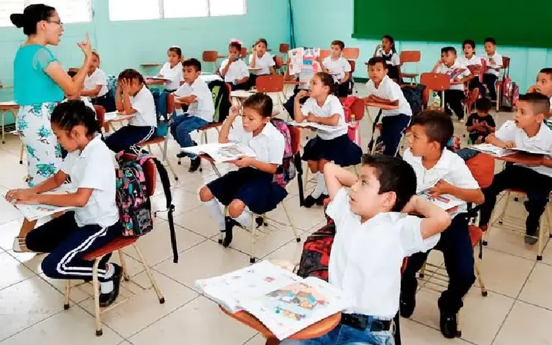 Copresidenta destaca esfuerzos para fortalecer capacidades y oportunidades educativas