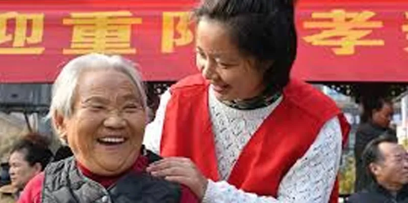 China busca alcanzar 80 años de esperanza de vida con nuevas medidas de salud