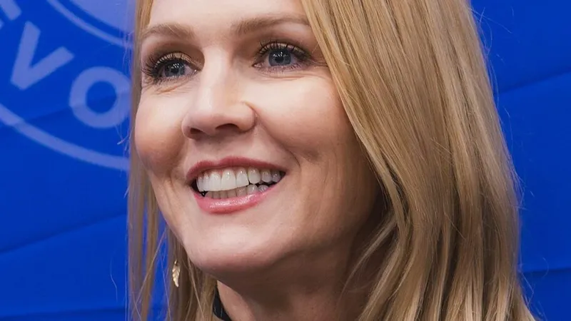 Qué ha sido de Jennie Garth 26 años después de ser Kelly en 'Sensación de vivir': ha encontrado su hueco en concursos de televisión