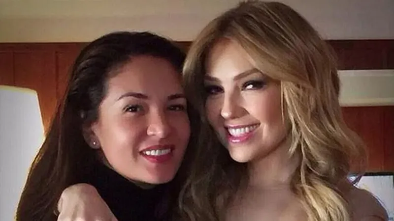 Agradecida, Yolanda Andrade muestra la cobija que le tejió Thalía: ‘Valoro muchísimo este regalo’