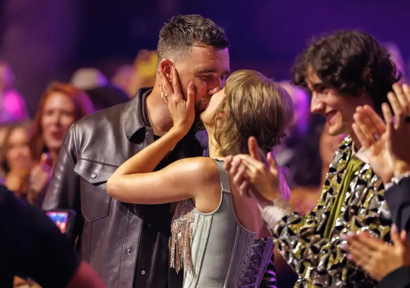 Taylor Swift y Travis Kelce ya se casaron
