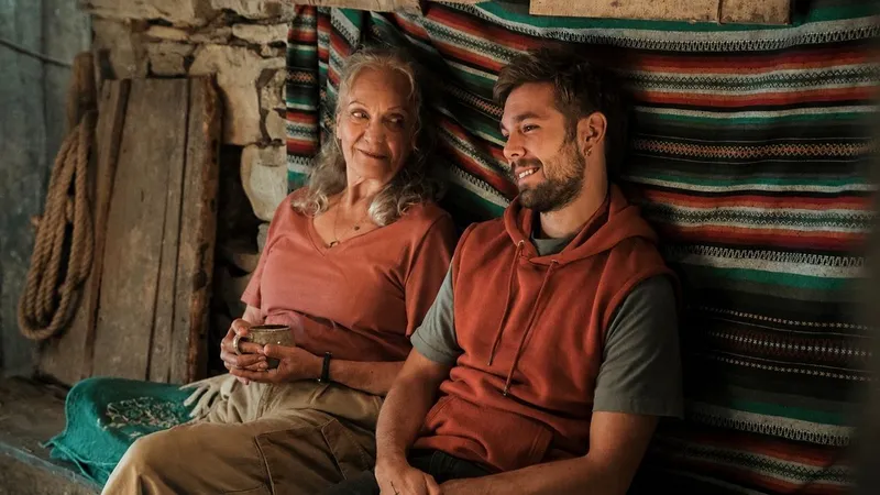 Una granjera de 60 años contra los prejuicios del pueblo: ya en cines 'Cowgirl', un refugio hecho película