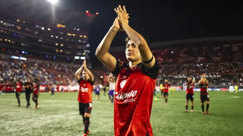 Gilberto Mora fue comparado con Messi y Maradona