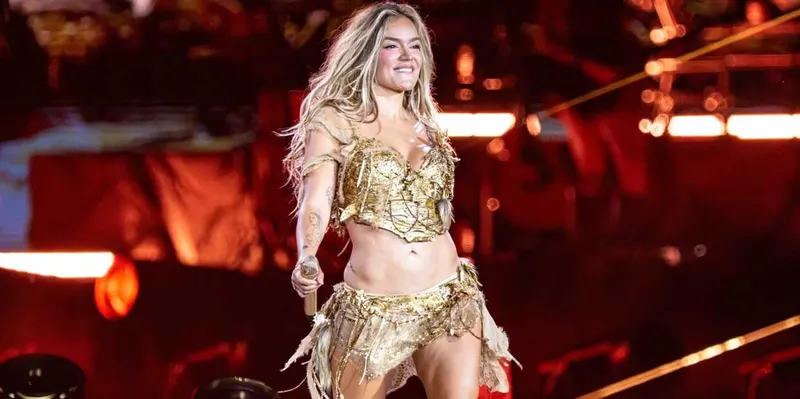 Karol G sorprende con un espectacular show y un estreno que enloqueció a sus...