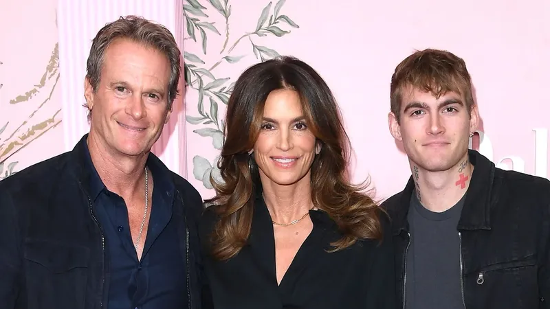 Cindy Crawford y Rande Gerber preparan un funeral íntimo para su hijo Presley tras la cremación